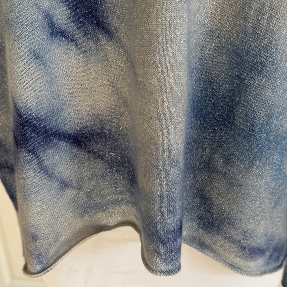 Cashmere Elegant Navy Tie-Dye Long Sleeve Top - Picture 5 of 12